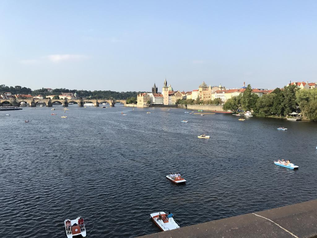 Luxury Apartment Spalena Praag Buitenkant foto