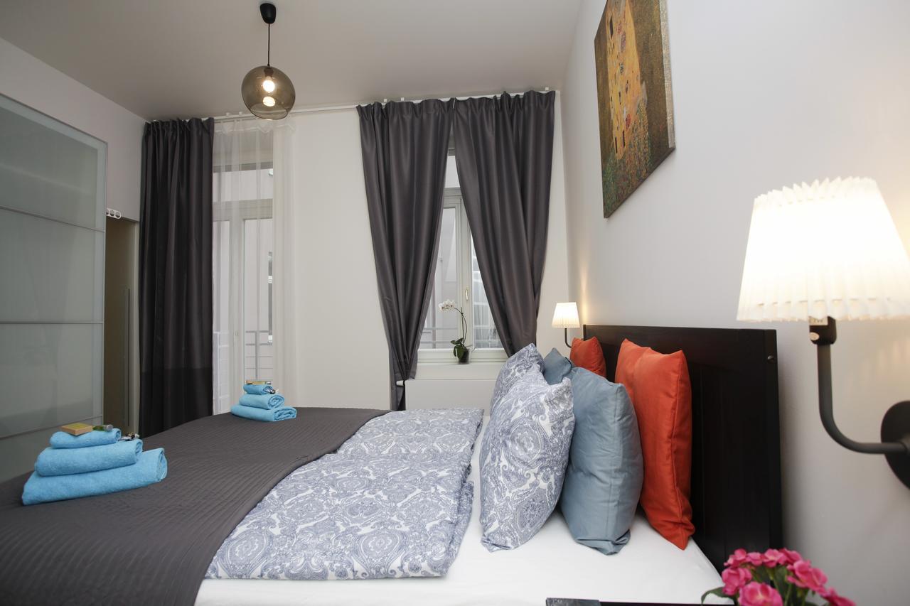 Luxury Apartment Spalena Praag Buitenkant foto